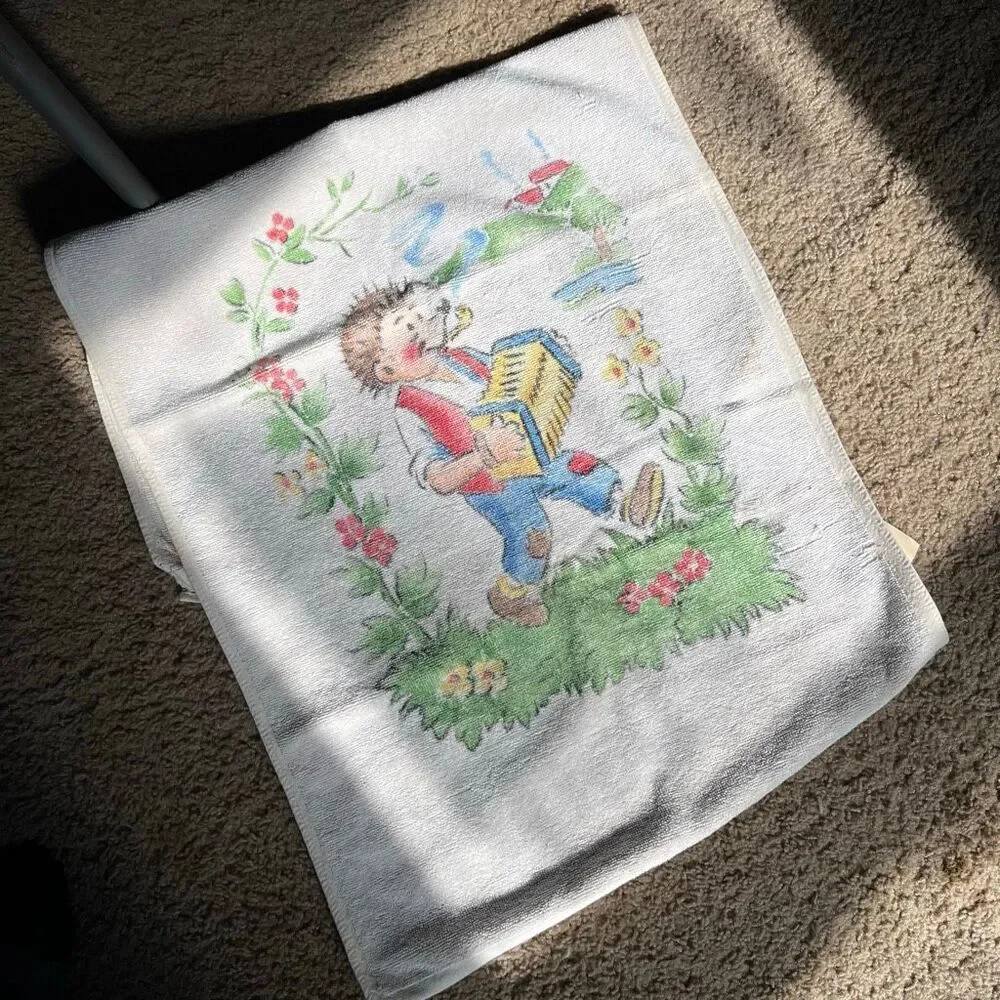 VTG Hedgehog Accordion Terry Guest Towel Alpine Folk Art Storybook Linen